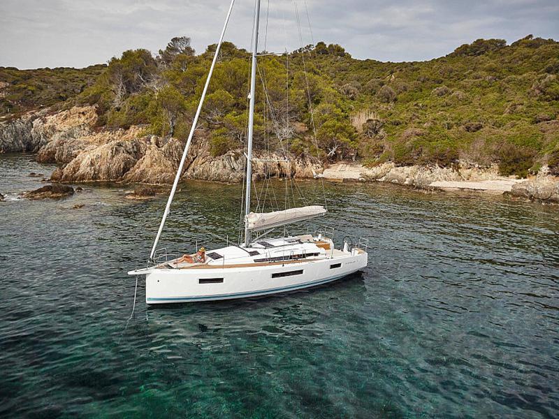 Book yachts online - sailboat - Sun Odyssey 440 - Jolly Roger - rent