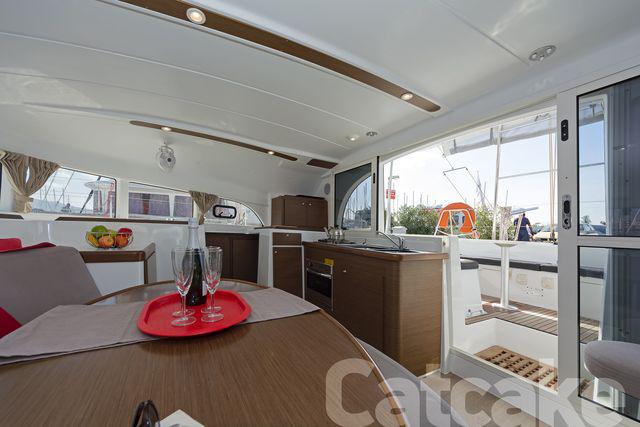 Book yachts online - catamaran - Lagoon 380 S2 - Catcake - rent