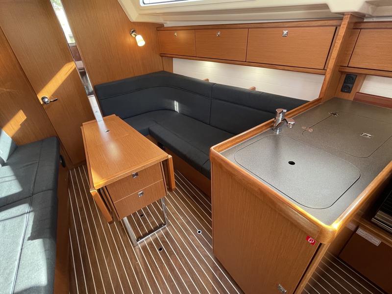 Book yachts online - sailboat - Bavaria Cruiser 34-2 - Astrid - rent