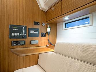 Book yachts online - sailboat - Bavaria Cruiser 37* - ONE - rent