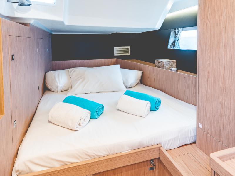 Book yachts online - sailboat - Oceanis 55.1 - Axis Mundi A/C-GEN-SOLAR-ELEC.WC - rent