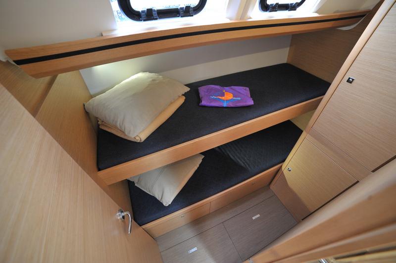 Book yachts online - sailboat - Dufour 520 GL - Greenleaf - rent