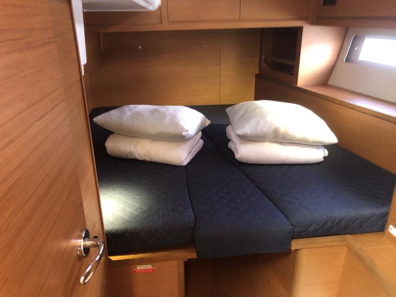 Book yachts online - sailboat - Dufour 530 Owner's version - Gringott - rent