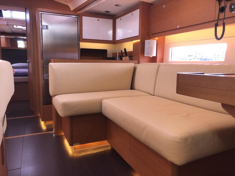Book yachts online - sailboat - Dufour 530 Owner's version - Gringott - rent
