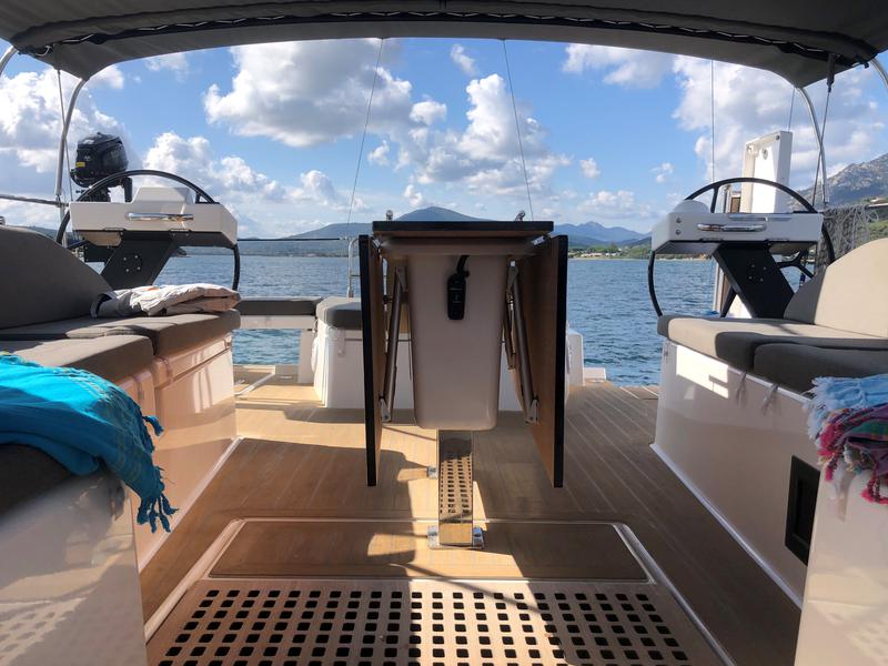 Book yachts online - sailboat - Dufour 530 Owner's version - Gringott - rent