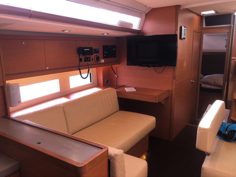Book yachts online - sailboat - Dufour 530 Owner's version - Gringott - rent