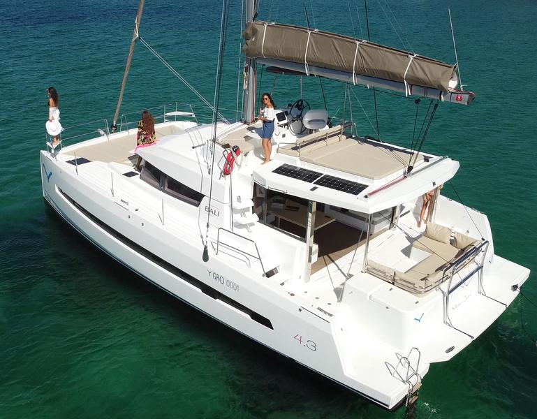Book yachts online - catamaran - Bali 4.3 - Hogwarts - rent