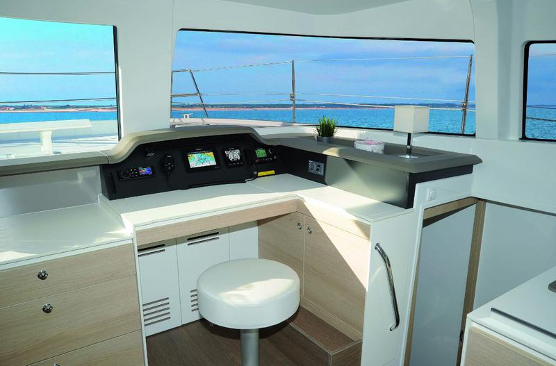 Book yachts online - catamaran - Bali 4.3 - Hogwarts - rent