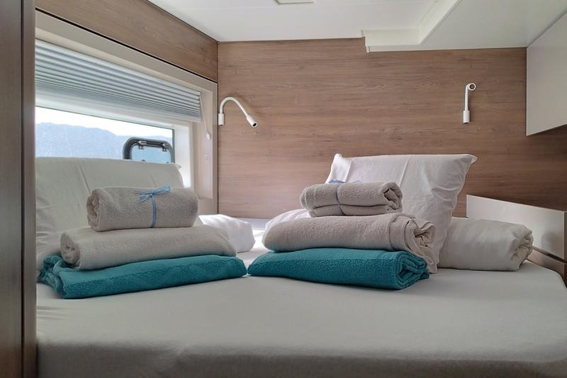 Book yachts online - catamaran - Bali 4.6 - Grampus - rent