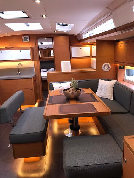 Book yachts online - sailboat - Dufour 470 Owner's version - Euphoria - rent