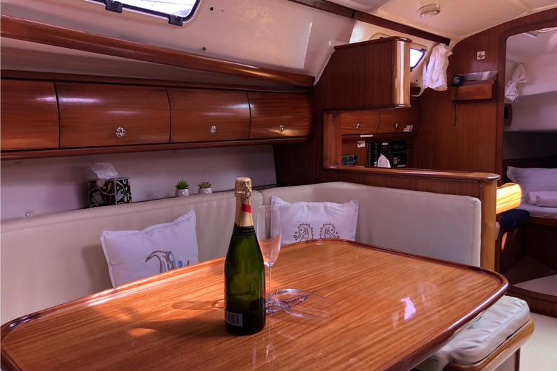 Book yachts online - sailboat - Bavaria 38 - Tommy  - rent