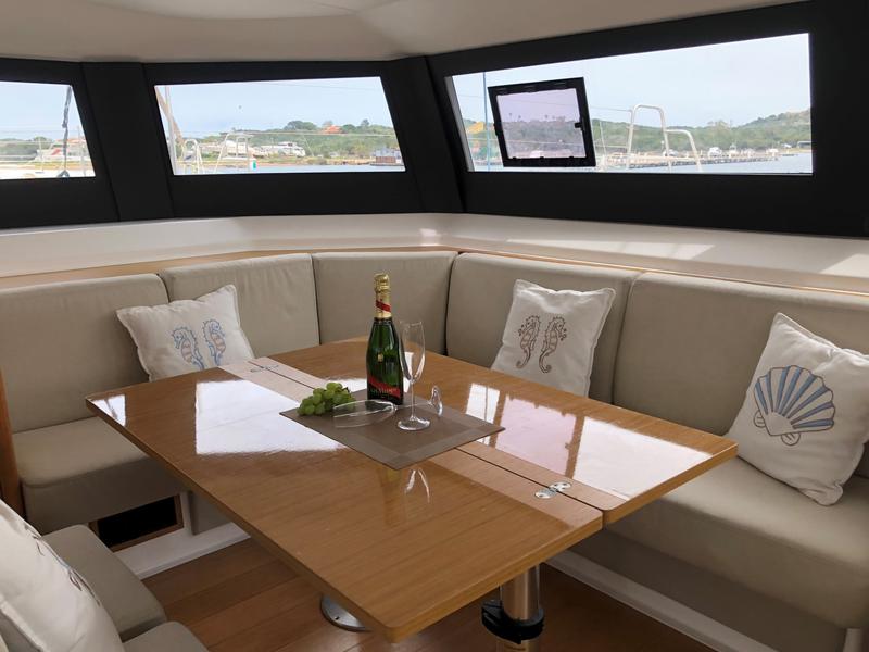 Book yachts online - catamaran - Dufour Catamaran 48 - Argo - rent