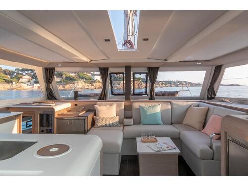 Book yachts online - catamaran - Isla 40 - LUNA - rent