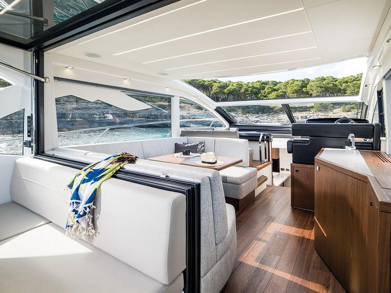 Book yachts online - motorboat - Predator 50 - X - rent