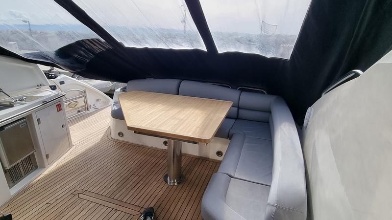 Book yachts online - motorboat - Predator 62 - Ena 1 - rent