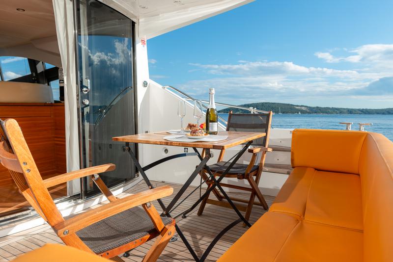 Book yachts online - motorboat - Sealine T 50 - Maja - rent