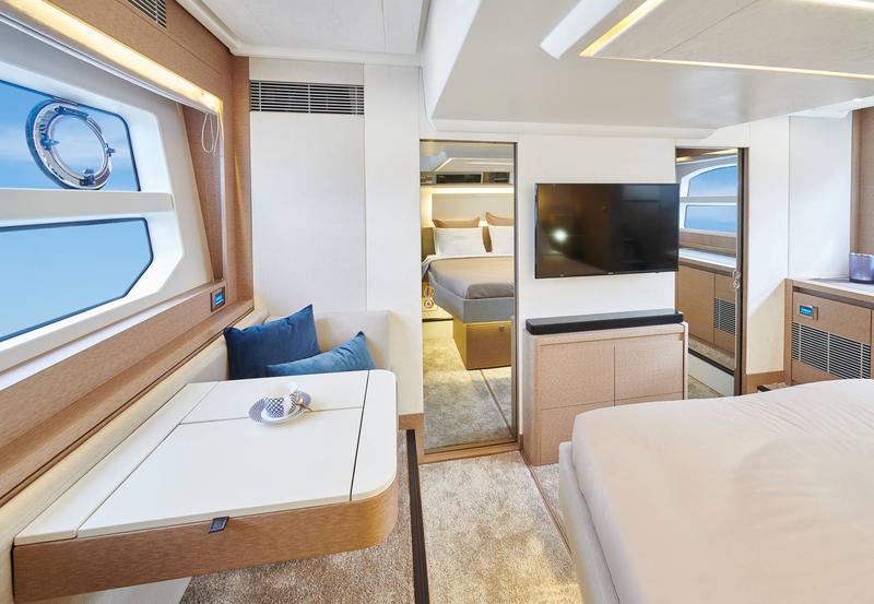Book yachts online - motorboat - Prestige 590 Fly - no name - rent