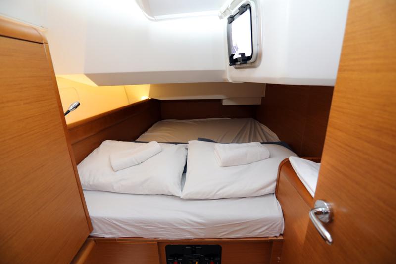 Book yachts online - sailboat - Sun Odyssey 449 - Una Bella Ria - rent