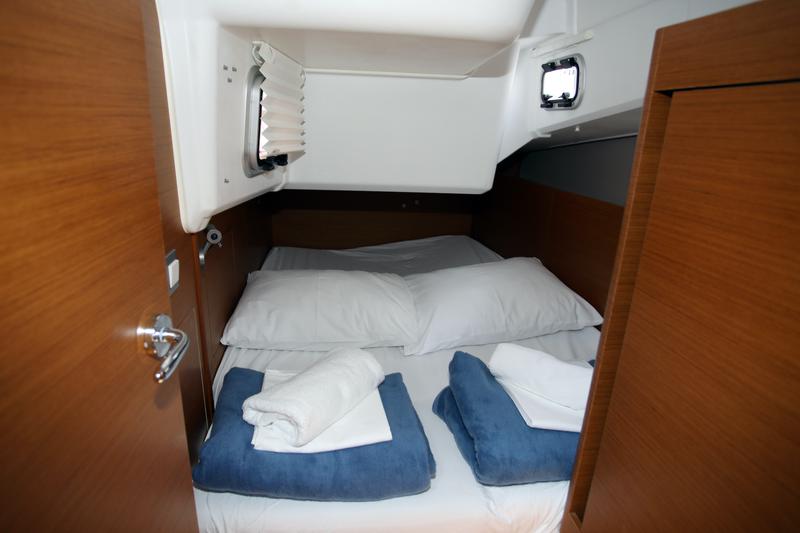 Book yachts online - sailboat - Sun Odyssey 410 - Deba - rent