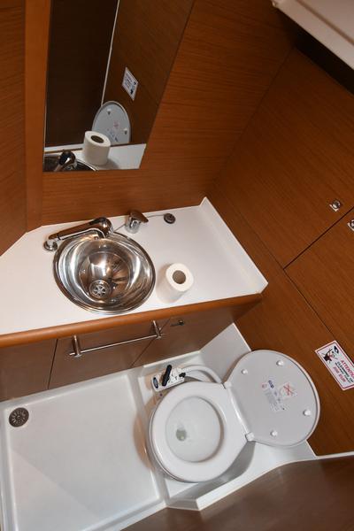 Book yachts online - sailboat - Sun Odyssey 419 - Euros - rent