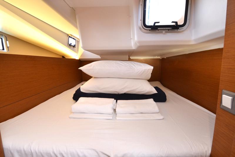 Book yachts online - sailboat - Sun Odyssey 440 - Sigma Kiss - rent