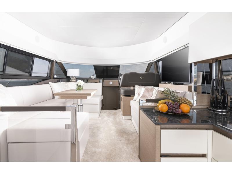 Book yachts online - motorboat - Prestige 460 - Adudu 2 - rent