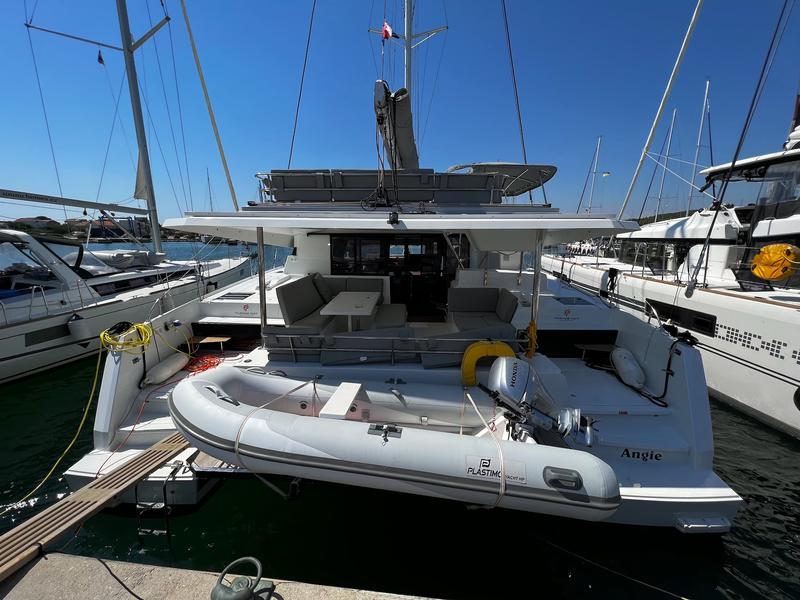 Book yachts online - catamaran - Elba 45 - Angie - rent