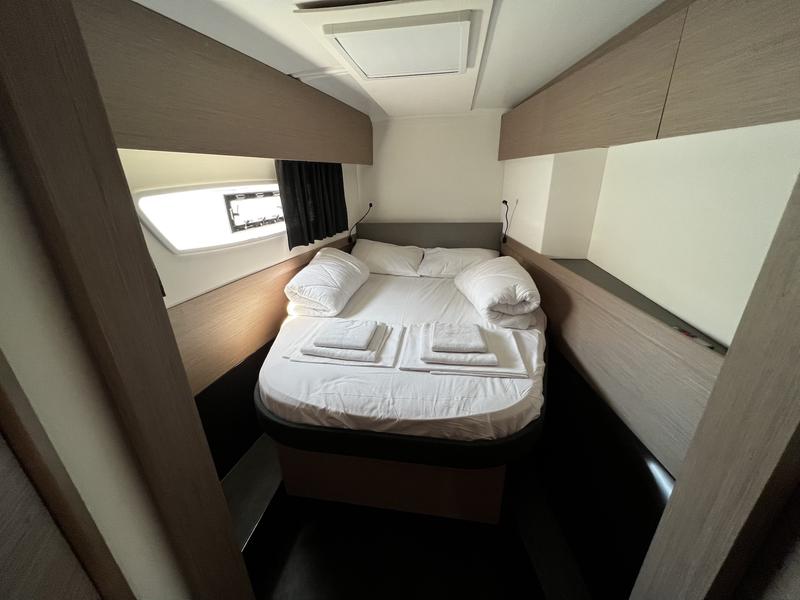Book yachts online - catamaran - Astréa 42 - Elite - rent