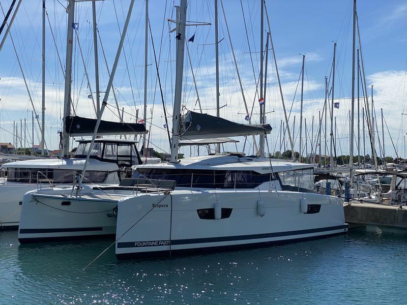 Book yachts online - catamaran - Astréa 42 - Vespera - rent