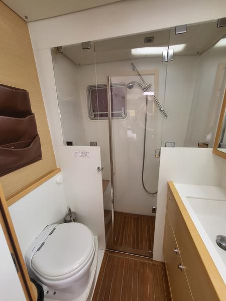 Book yachts online - catamaran - Lagoon 560 S2 - Aura - rent