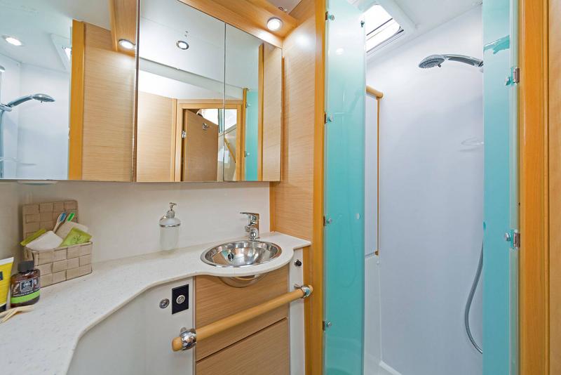 Book yachts online - catamaran - Lagoon 500 - Mystique I - rent