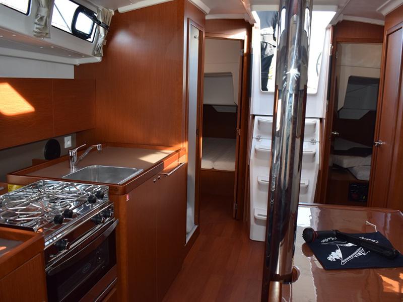 Book yachts online - sailboat - Oceanis 38 - Ánemos - rent