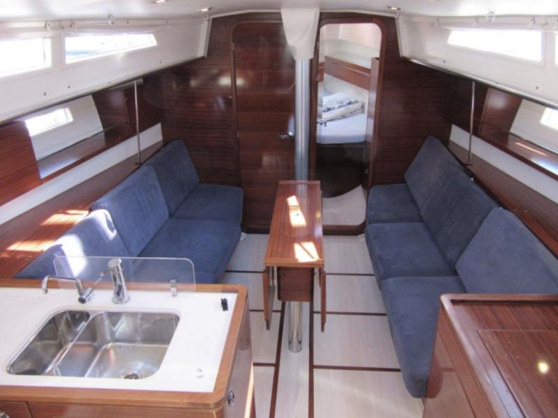 Book yachts online - sailboat - Salona 38 - Rum - rent
