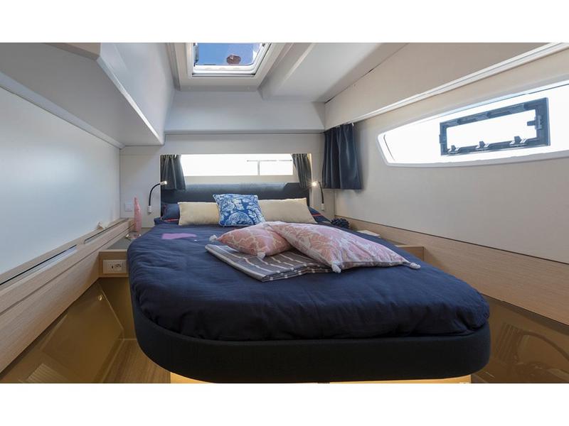 Book yachts online - catamaran - Fountaine Pajot Elba 45 - Nireas - rent