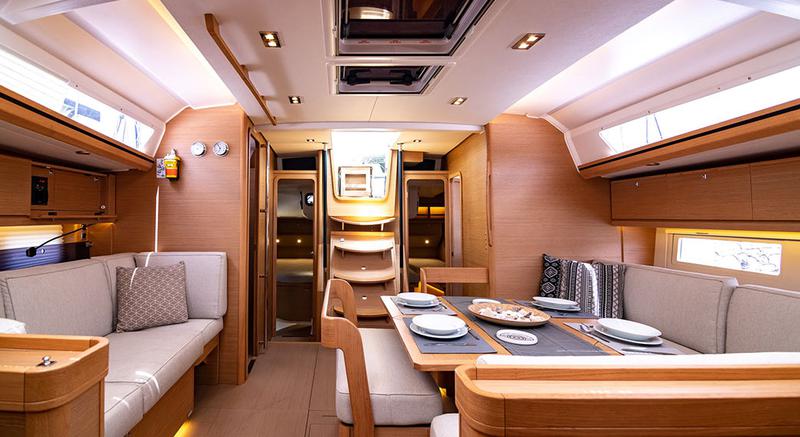 Book yachts online - sailboat - Dufour 520 Grand Large - Blue Bayou - rent