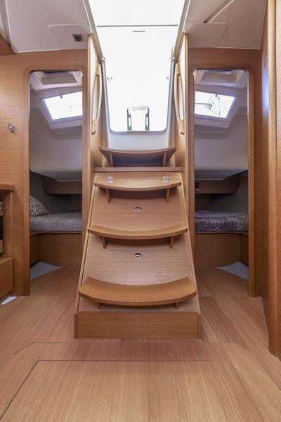 Book yachts online - sailboat - Dufour 390 - Theodora - rent