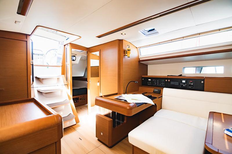 Book yachts online - sailboat - Sun Odyssey 519 - Pinta - rent