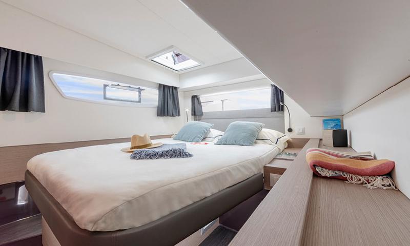 Book yachts online - catamaran - Fountaine Pajot Elba 45 - Olympus - rent