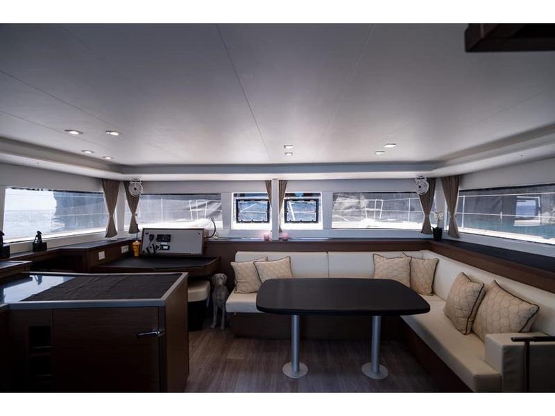 Book yachts online - catamaran - Lagoon 450  Flybridge - Madicon - rent