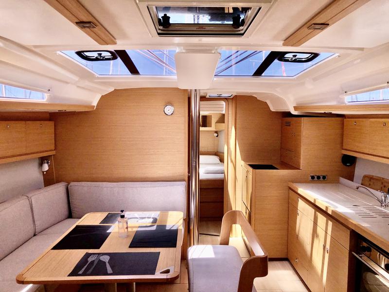 Book yachts online - sailboat - Dufour 430 Grand Large - Nikolas-Aegeas - rent