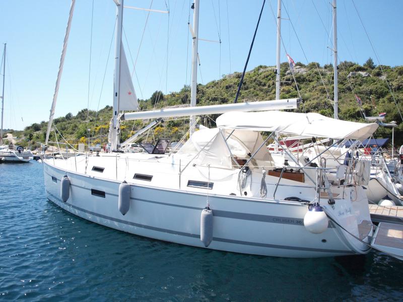 Book yachts online - sailboat - Bavaria 36 - Sea Wolf - rent