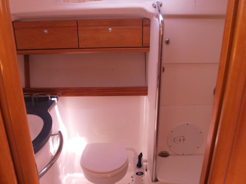 Book yachts online - sailboat - Bavaria 42 - Sea King - rent