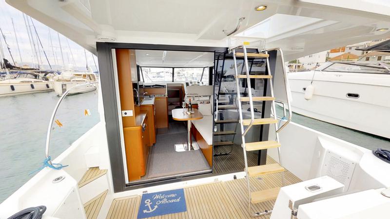 Book yachts online - motorboat - Beneteau Swift Trawler 30 - Odysseus - rent