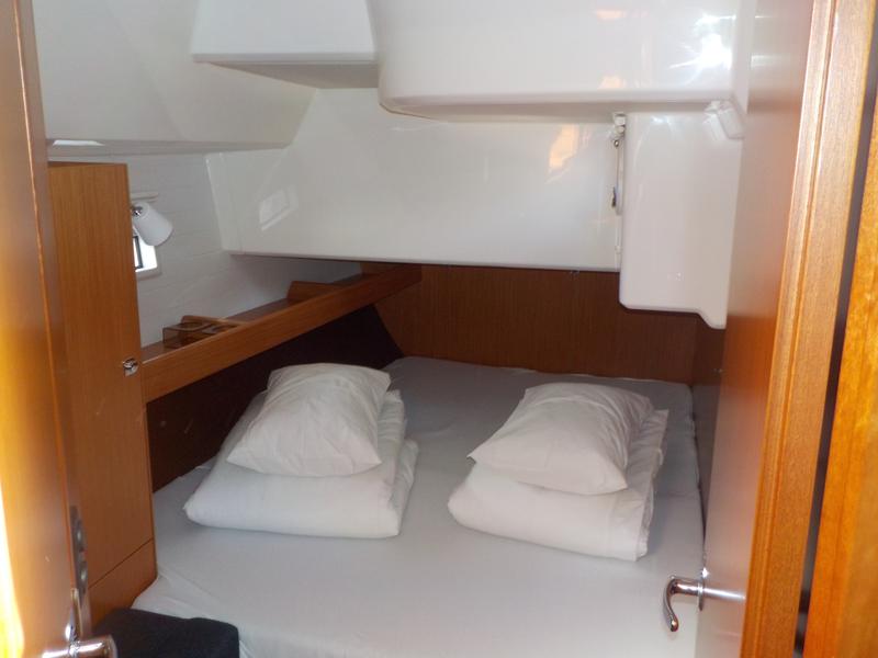 Book yachts online - sailboat - Bavaria Cruiser 46 - Nebula - rent