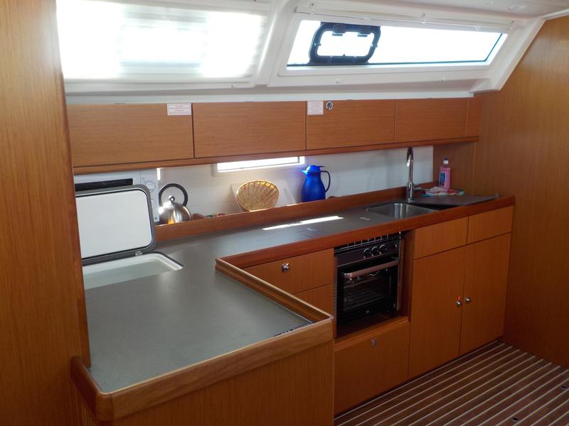 Book yachts online - sailboat - Bavaria Cruiser 46 - Nebula - rent