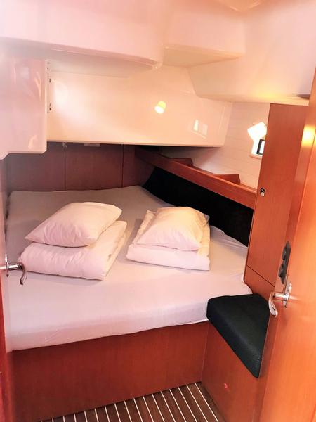 Book yachts online - sailboat - Bavaria Cruiser 46 - Sestrica - rent