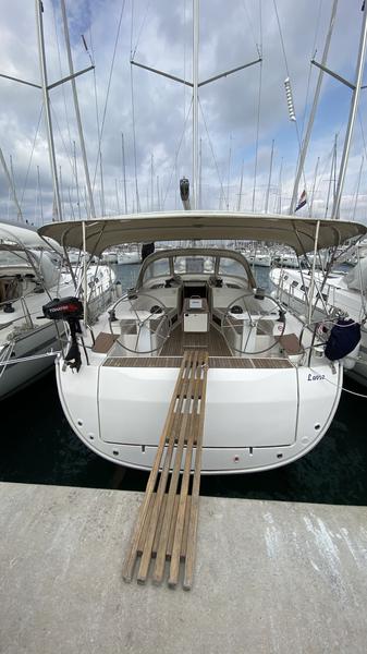 Book yachts online - sailboat - Bavaria Cruiser 45 - Lavsa - rent