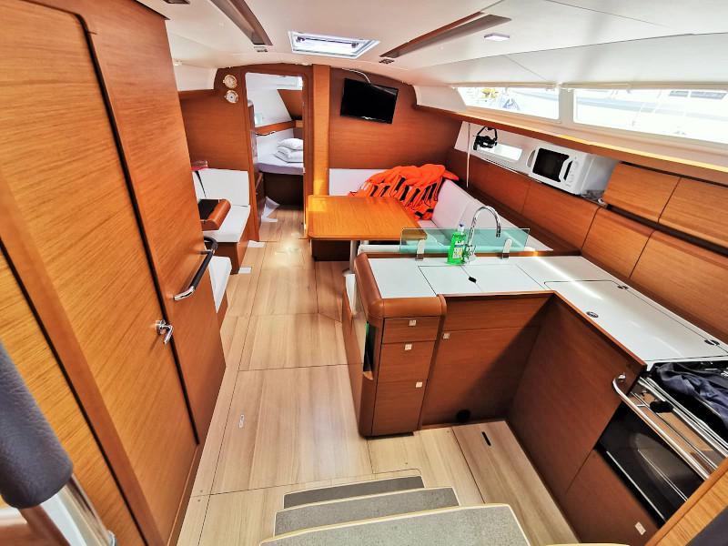 Book yachts online - sailboat - Sun Odyssey 389 - Freddie - rent
