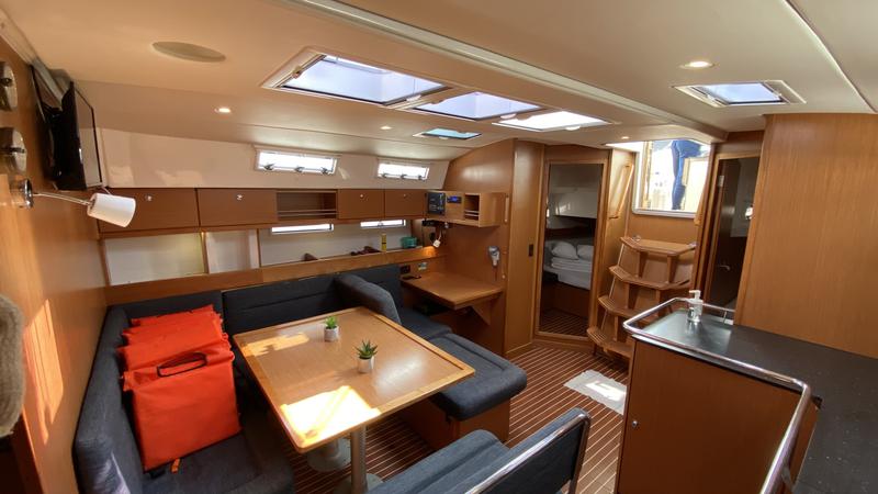 Book yachts online - sailboat - Bavaria Cruiser 45 - Purara - rent