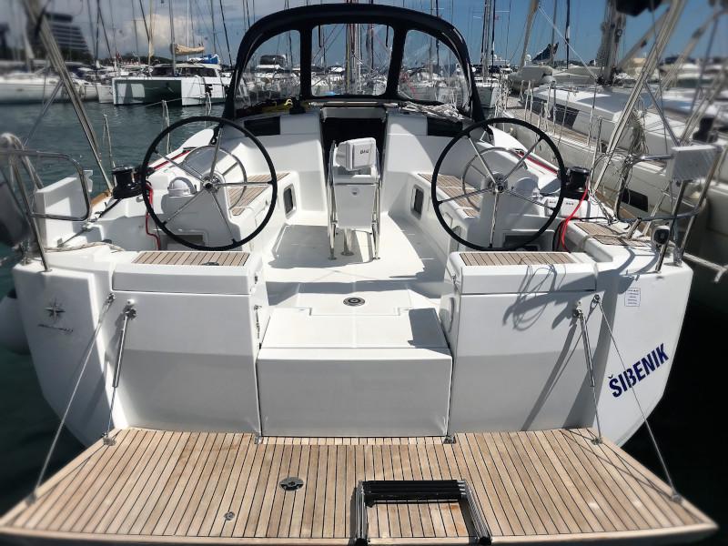 Book yachts online - sailboat - Sun Odyssey 449 - Hallyday - rent